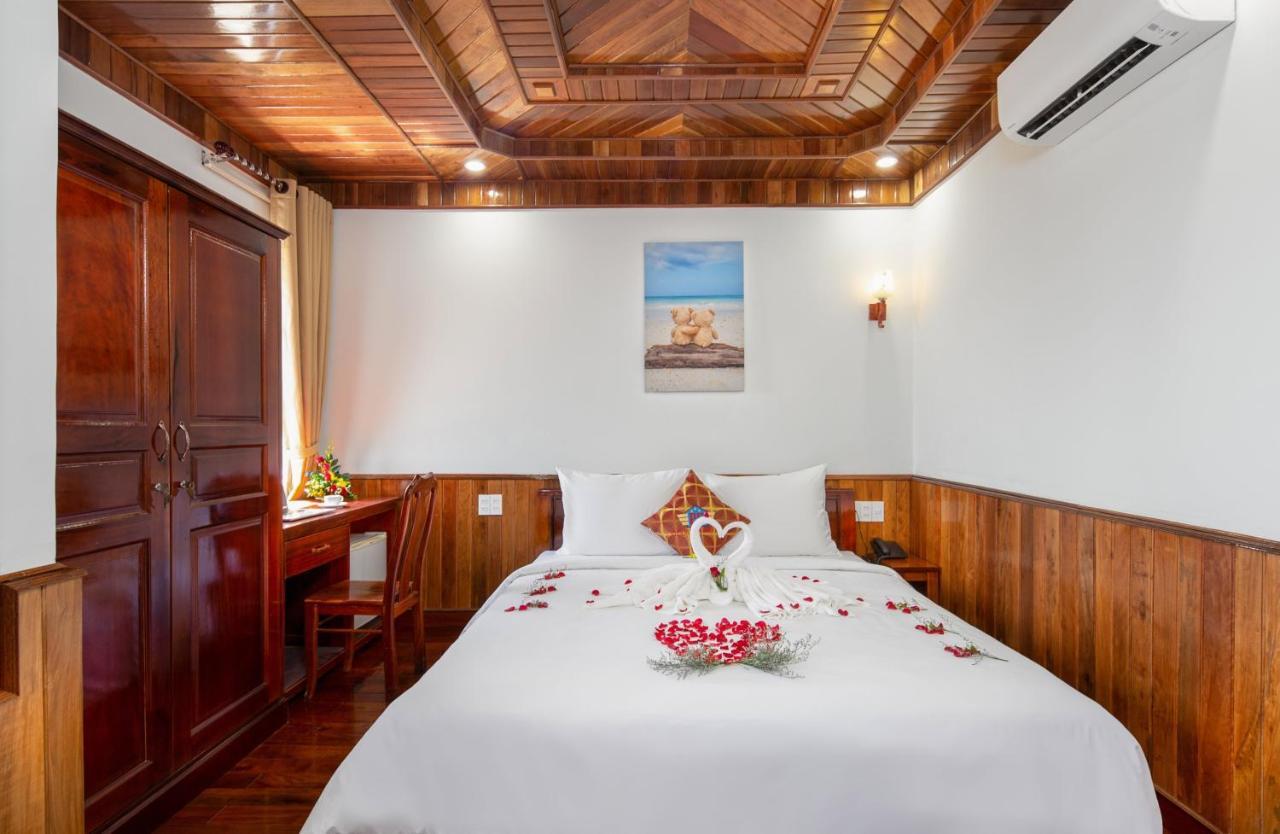 Khach San Pham Gia Da Nang Hotell Exteriör bild